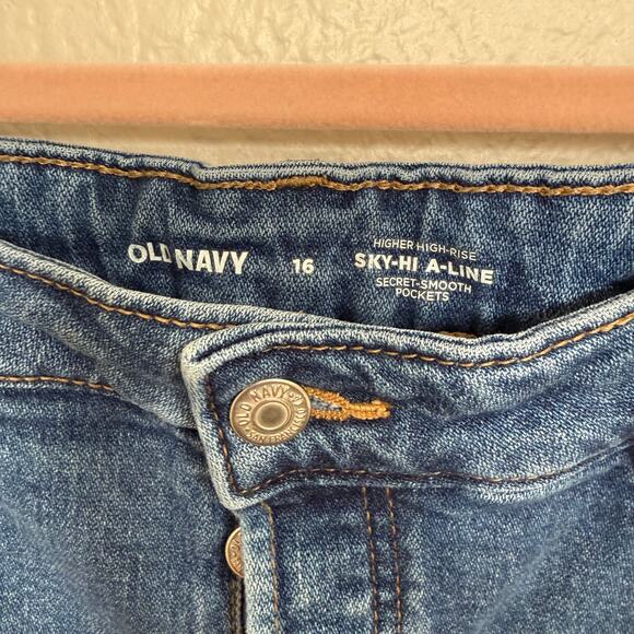 Old Navy Sky-Hi A-Line Shorts Size 16 High Rise Cut-offs Button Fly - Picture 3 of 4